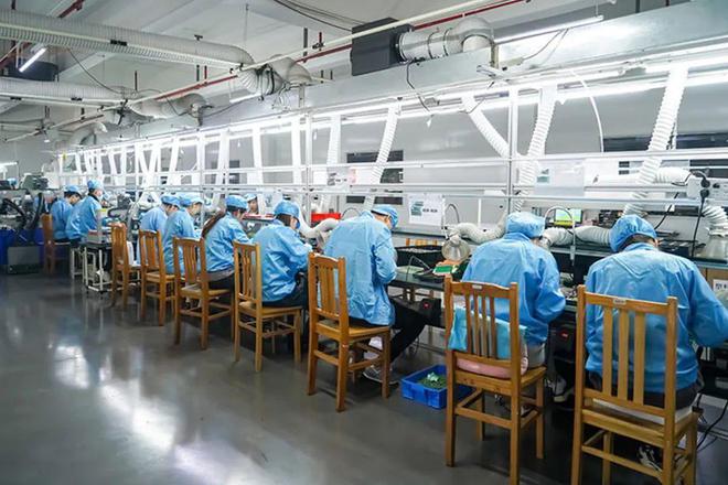 电子厂上班环境面面观 挑战与机遇并存的精密世界